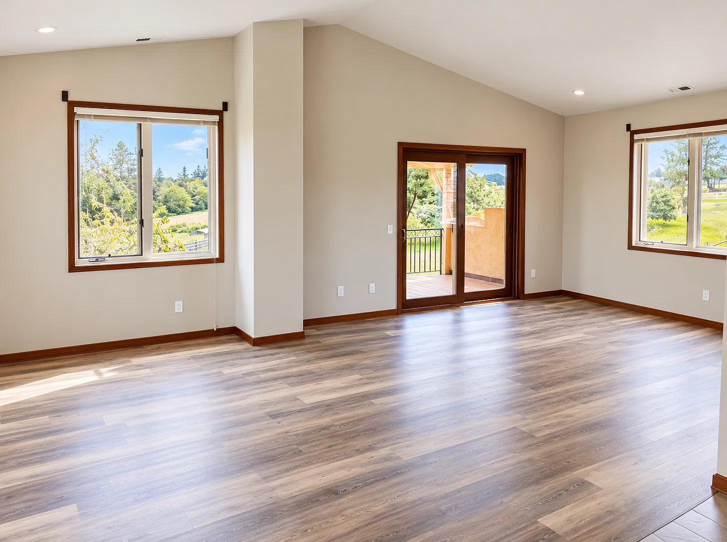 2 bed, 1500 sqft, $2,600 — Photo 2