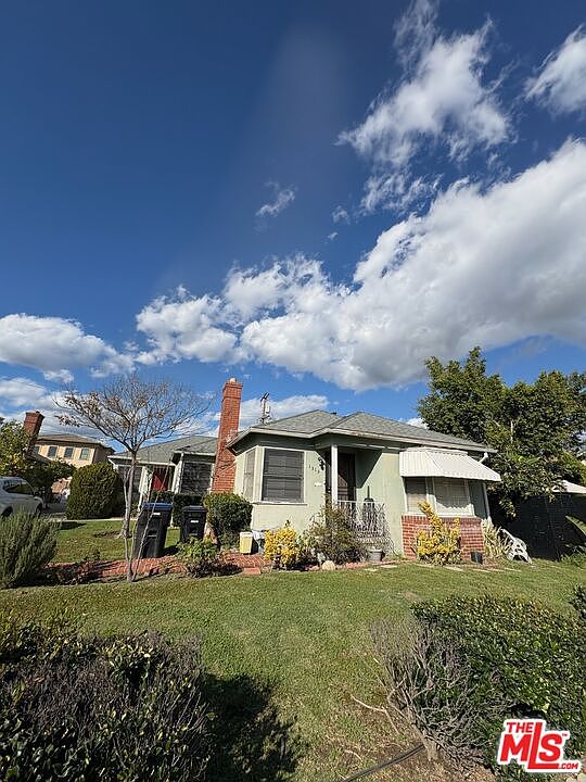 2nd image of 1313 Carlton Dr