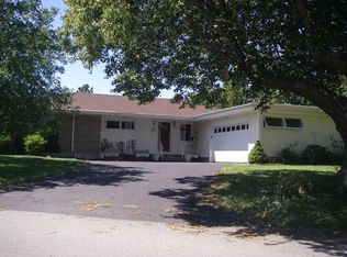 284 Mohawk Rd, Somerset, MA 02726