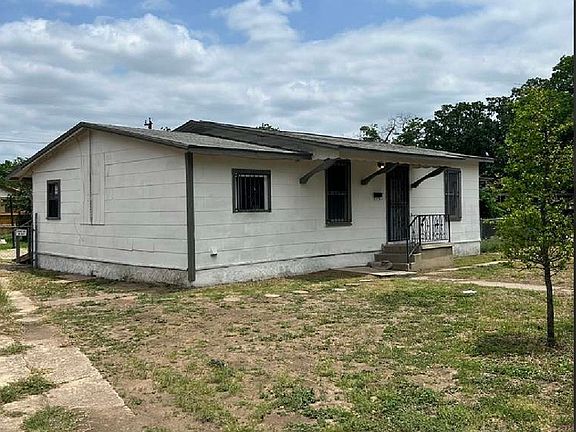 2nd image of 227 SOUTHWAY DR