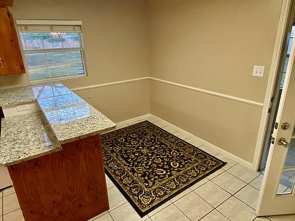 Breakfast Nook and bar