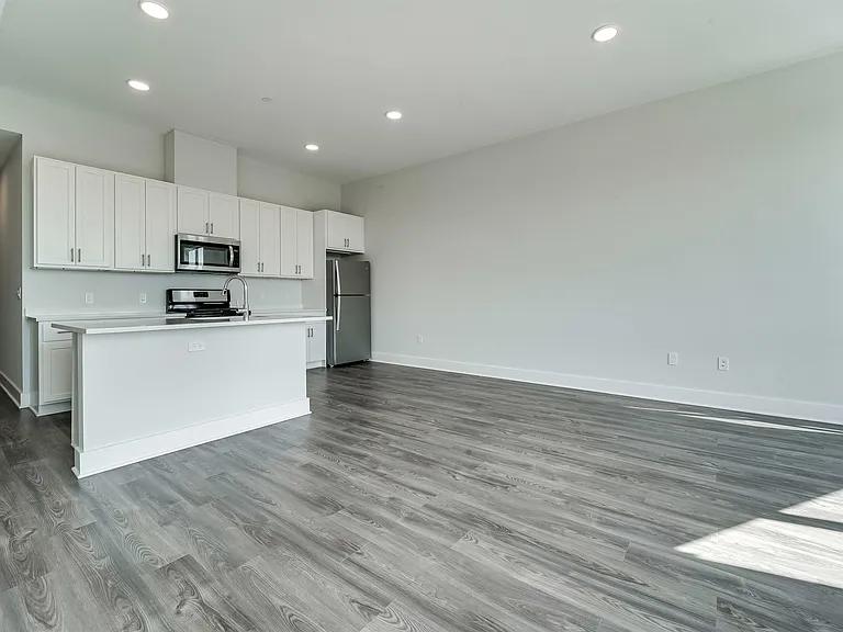 660 Grand St #310 — Photo 3