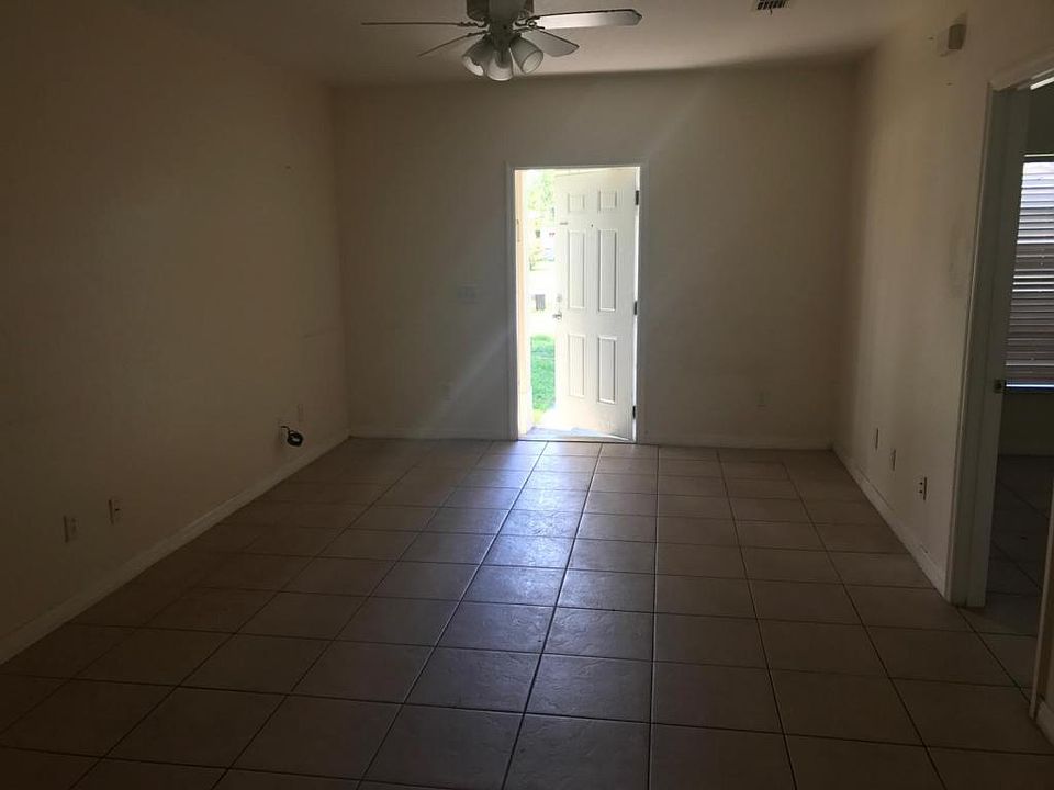 2nd image of 33 W 13th St #37