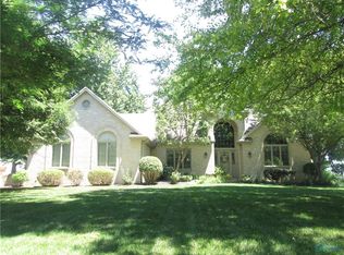 787 Elk Ridge Dr, Northwood, OH 43619