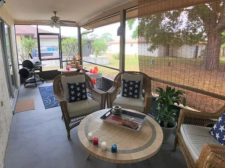 4925 Lindsay Ct — Photo 13