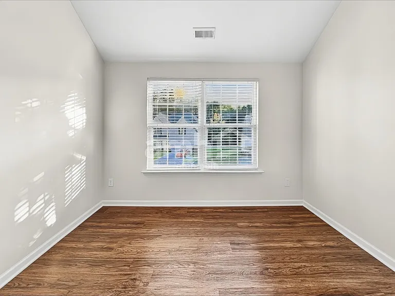 1010 Golden Crest Dr — Photo 20