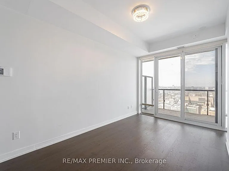 488 University Ave #3201 — Photo 7