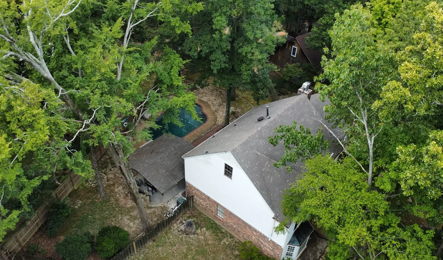 5 bed, 2.5 bath, 2509 sqft, $8,999 — Photo 2