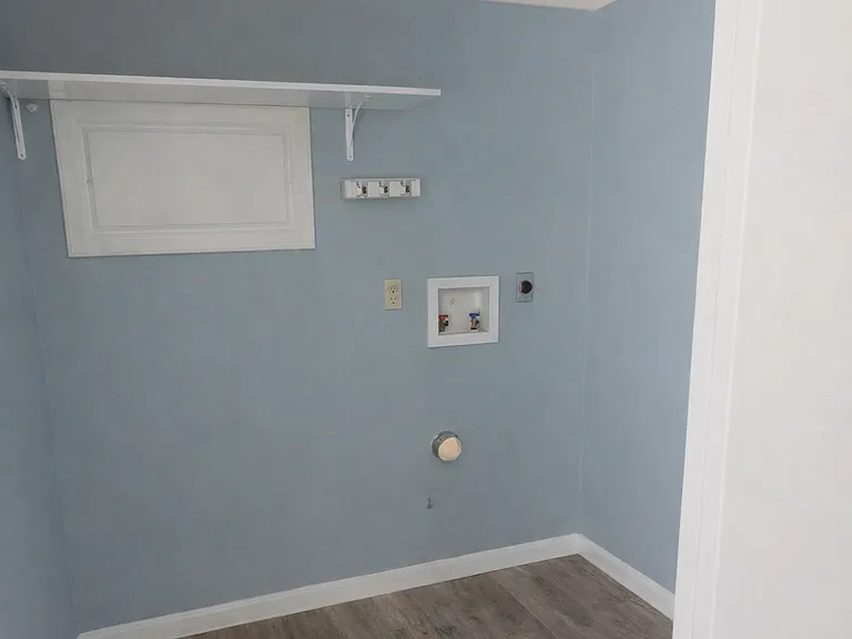 255 Washington Dr — Photo 12