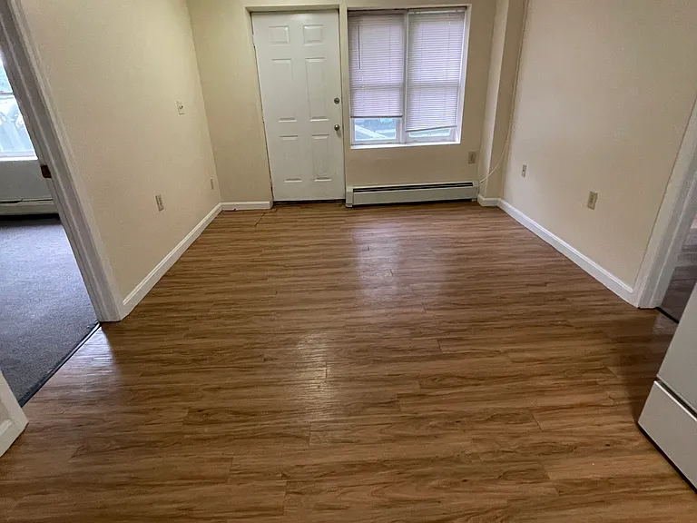 324 Main St #13 — Photo 18