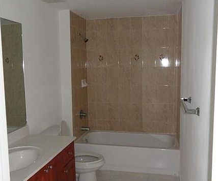 5th image of 406 NW 22nd Ave APT 305