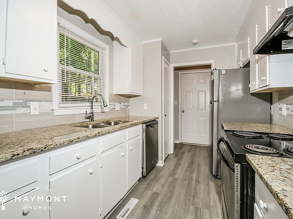5th image of 105 Sawmill Dr