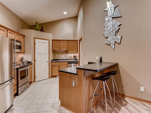 4th image of 1555 Lincoln Park Dr