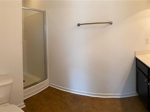 3rd image of 1760 Halesworth Ln
