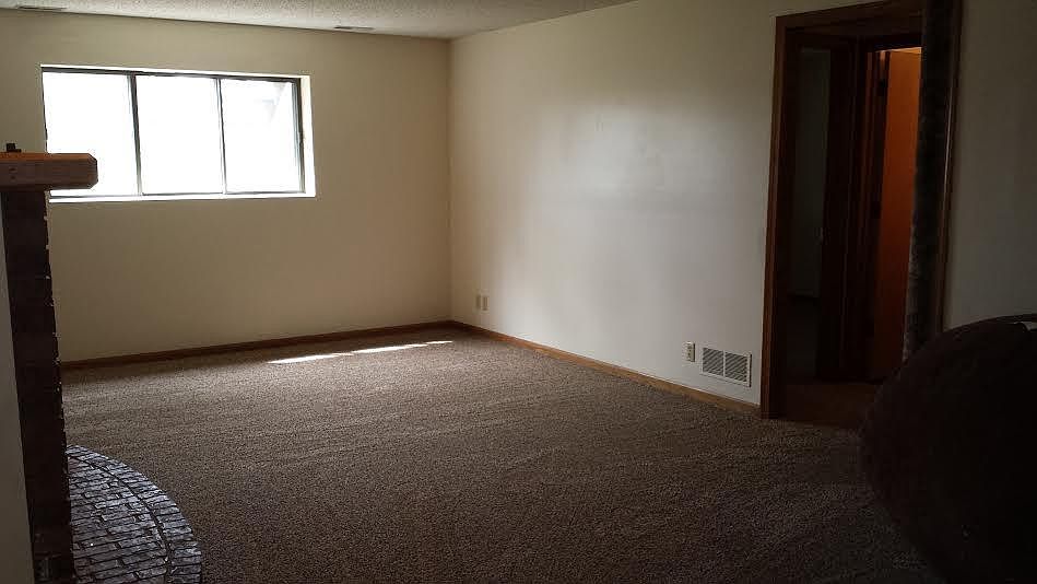 2nd image of 5537 S 38th St
