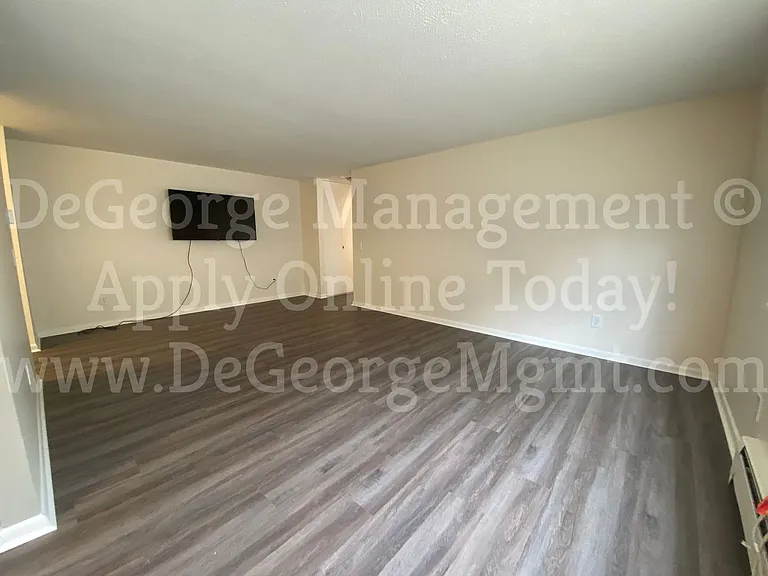 Avalon Apartments — Photo 32