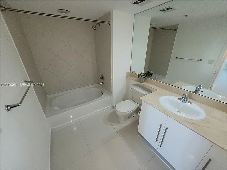 325 Biscayne Blvd #1719 — Photo 24