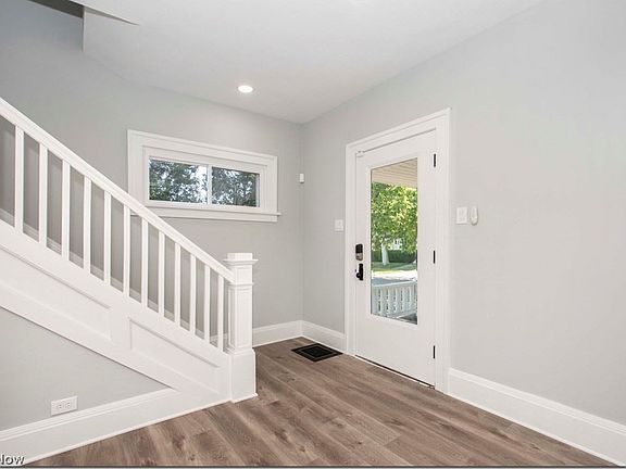 3rd image of 1478 Marlowe Ave