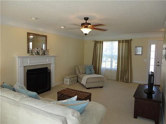 5th image of 418 Short Bluff Dr