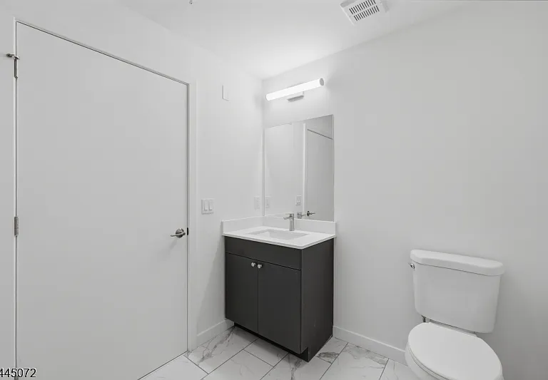 566 Springfield Ave #202 — Photo 8