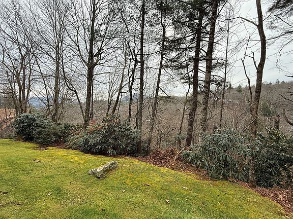 3rd image of 187 Lost Trail