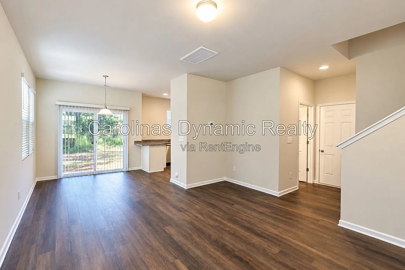 4 bed, 2.5 bath, 1738 sqft, $2,200 — Photo 4