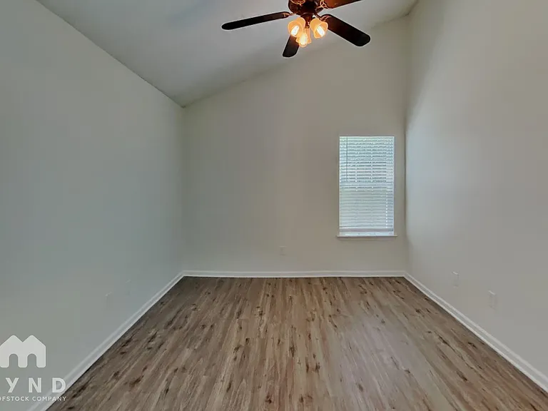 1848 Mission Oaks St — Photo 10