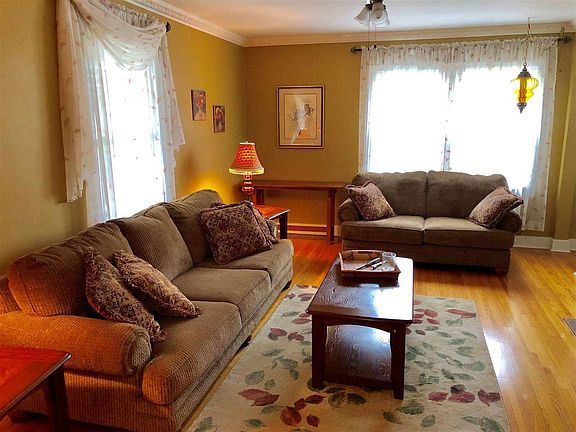 2nd image of 1004 E Corrington Ave