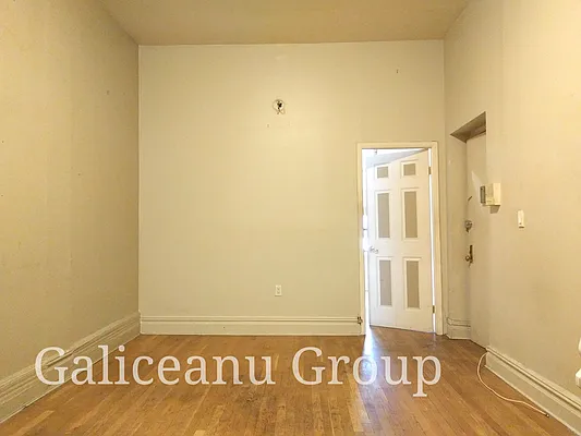 Rented by Lexington Real Estate Group | media 17