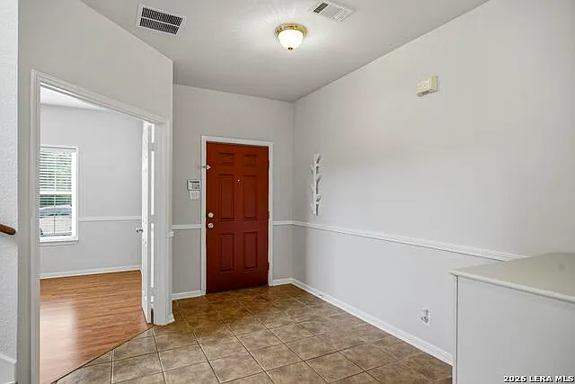 4 bed, 2.5 bath, 2772 sqft, $2,300 — Photo 4
