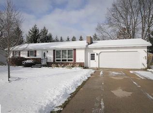 1812 Cherry Ridge Dr, Cadillac, MI 49601