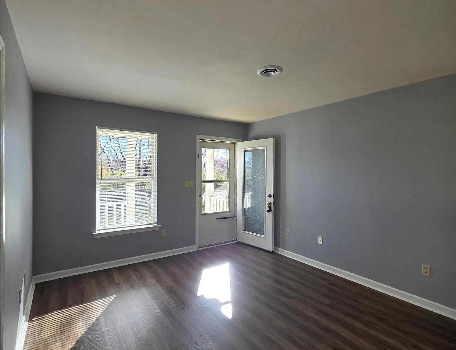 2 bed, 1.0 bath, 586 sqft, $1,250 — Photo 3
