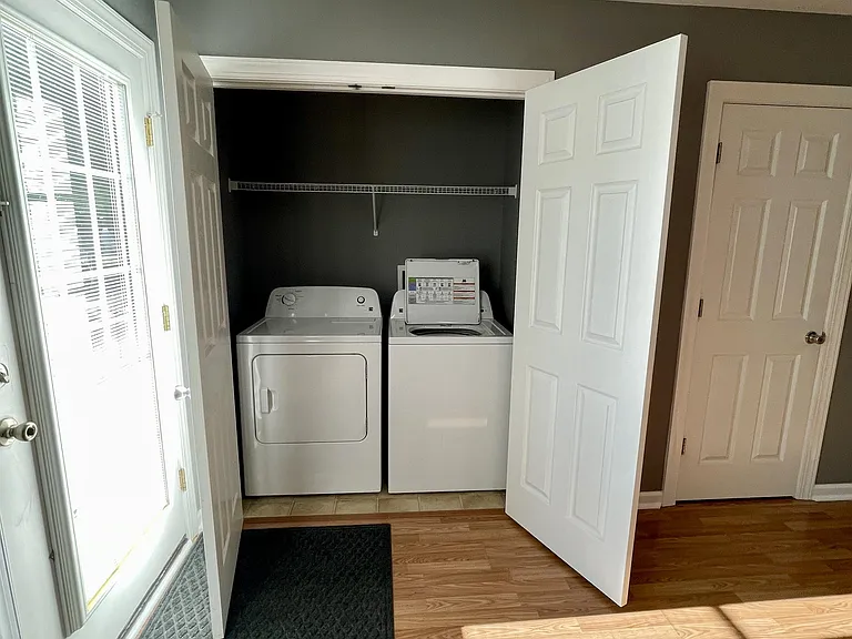 218 Colonnade St — Photo 8