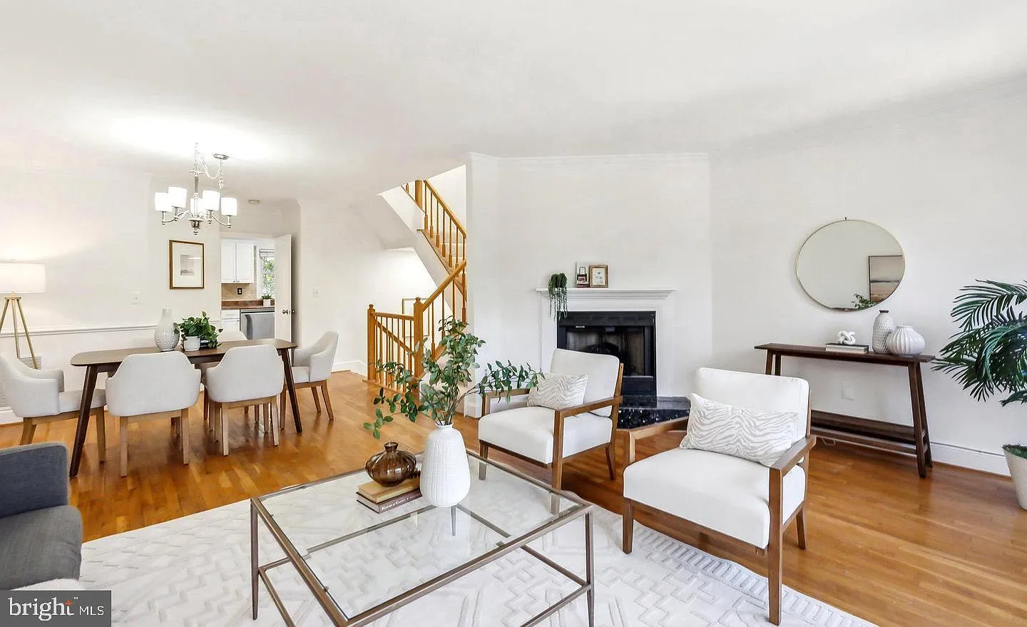 Courtland Manor — Photo 2