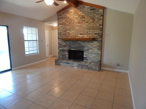 3rd image of 3010 Honeysuckle Cir APT A