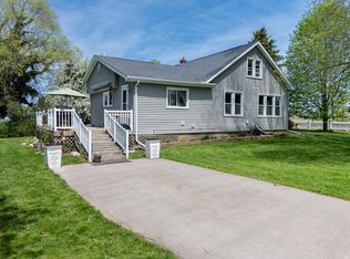 10687 Maple Island Rd, Fremont, MI 49412