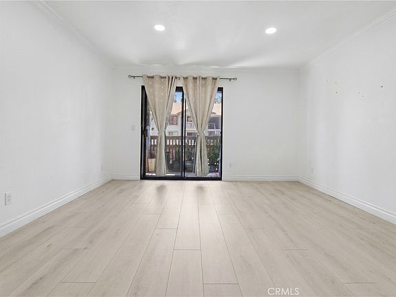 4th image of 12023 Alta Carmel Ct Unit 253