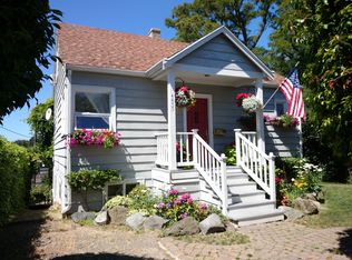 4455 Glenn Way SW, Seattle, WA 98116