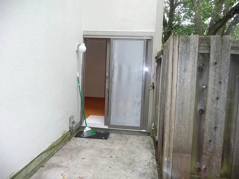 1094 Merrimar Cir S — Photo 16