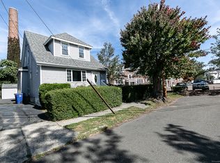 131 Nash Ln, Bridgeport, CT 06605