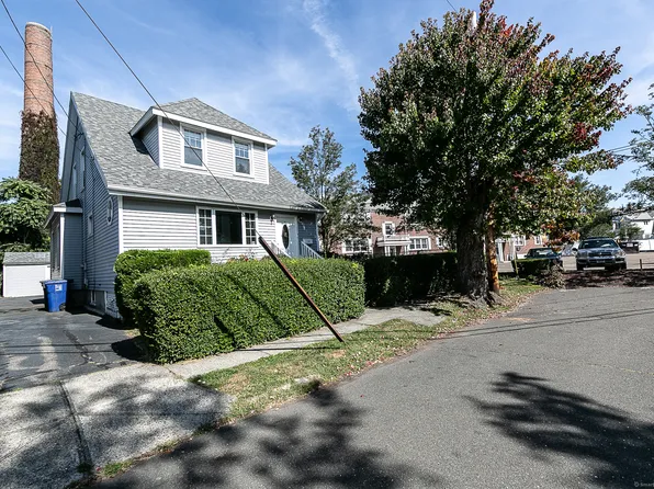 131 Nash Lane, Bridgeport, CT 06605