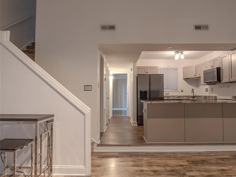 100 Willow Run Dr #2 — Photo 29