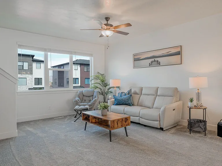 429 S Willow Leaf Rd — Photo 3