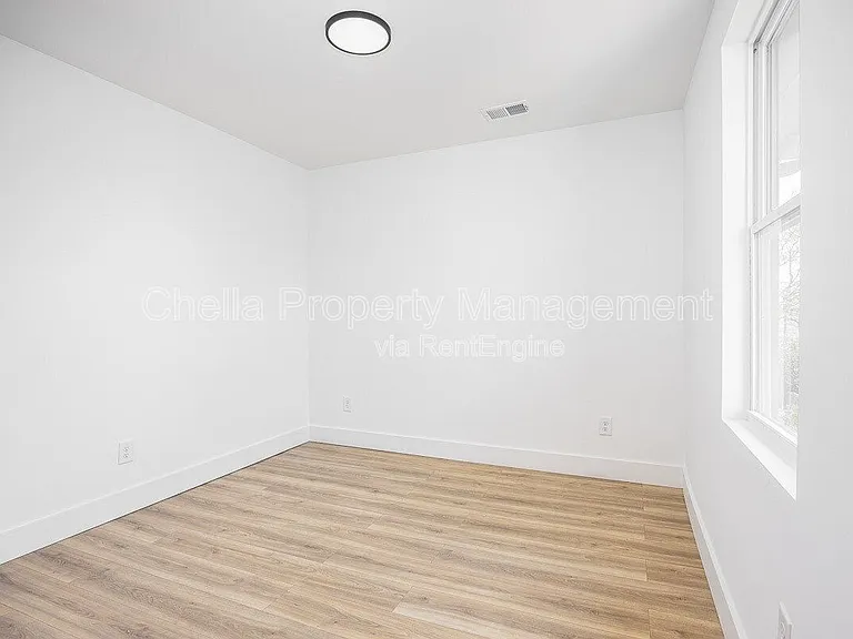 1012 Debow St #B — Photo 23