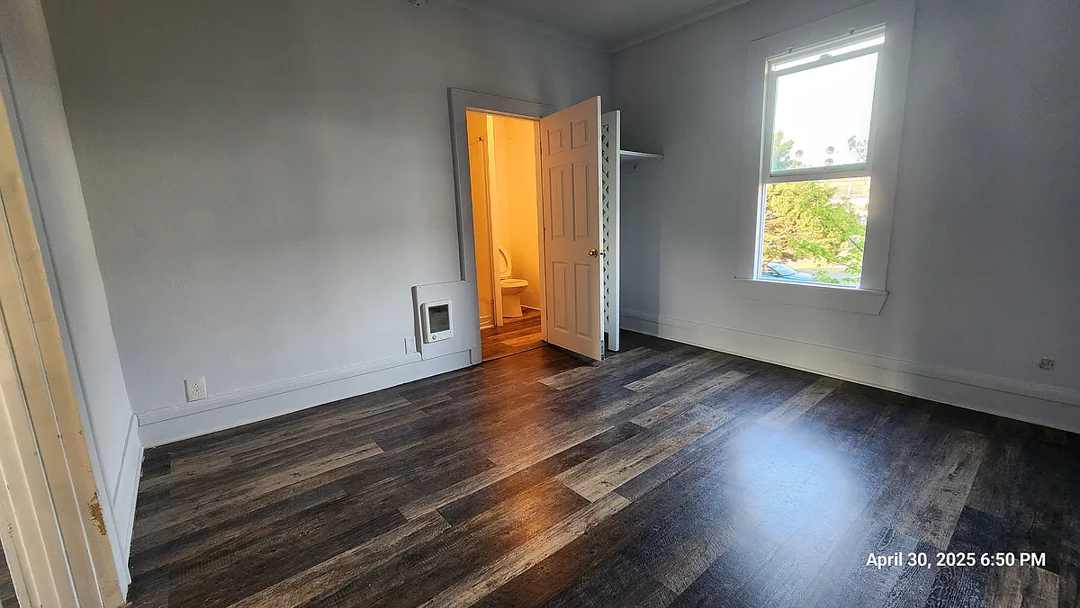 Building Photo - 430 S Holladay Dr #5