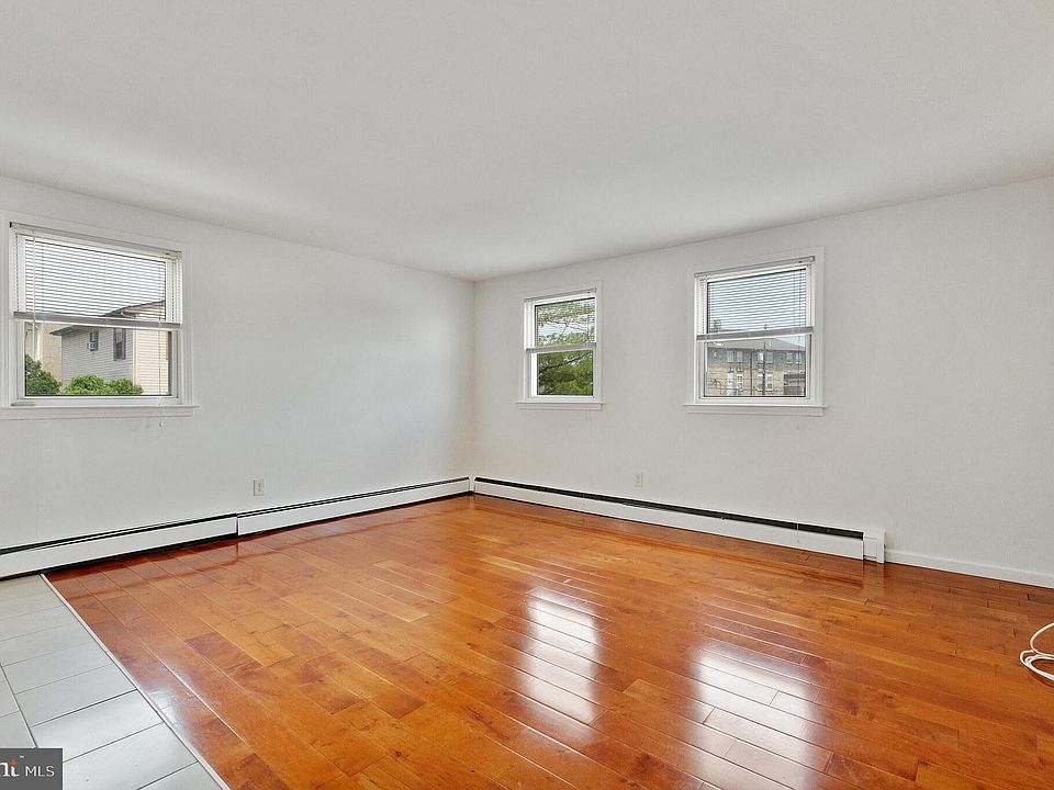 22 S Springfield Rd Clifton Heights, PA, 19018 Apartments for Rent