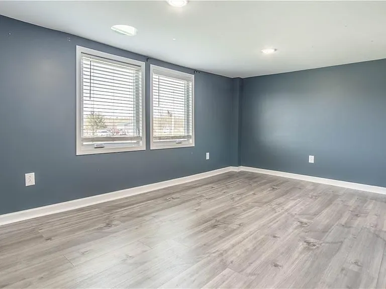 14530 Dodge Ave — Photo 38
