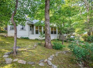 11 Florida Ave, Black Mountain, NC 28711