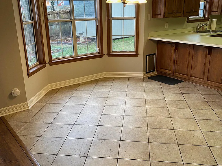 2379 E Ferguson Ave — Photo 5