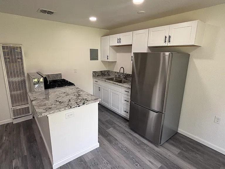 2720 Forrest St #B — Photo 2